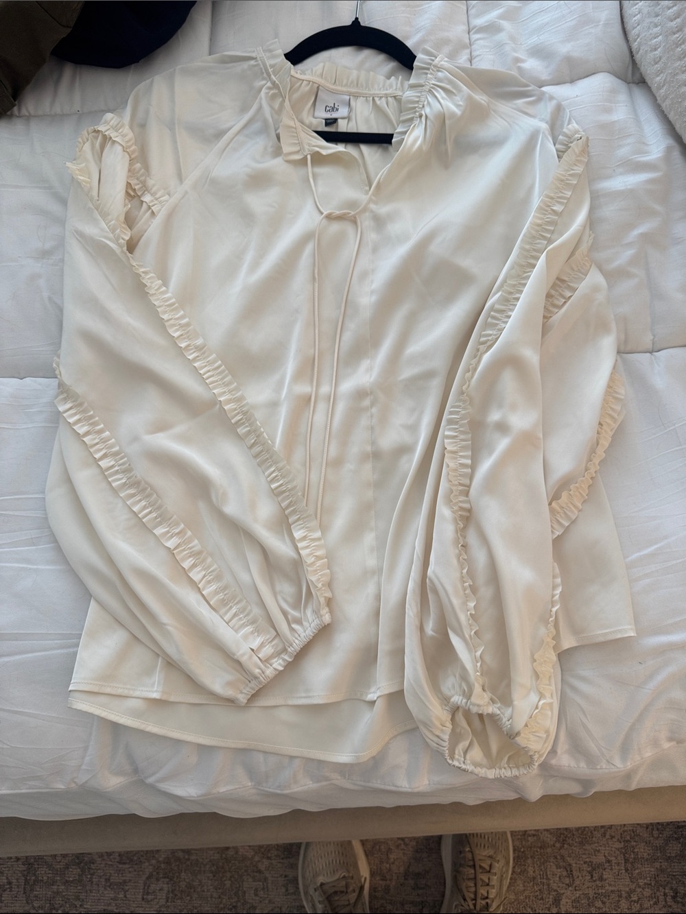 CABI CREAM 4911 CHLOE BLOUSE Delicate Ruffle-Trim Cream Blouse